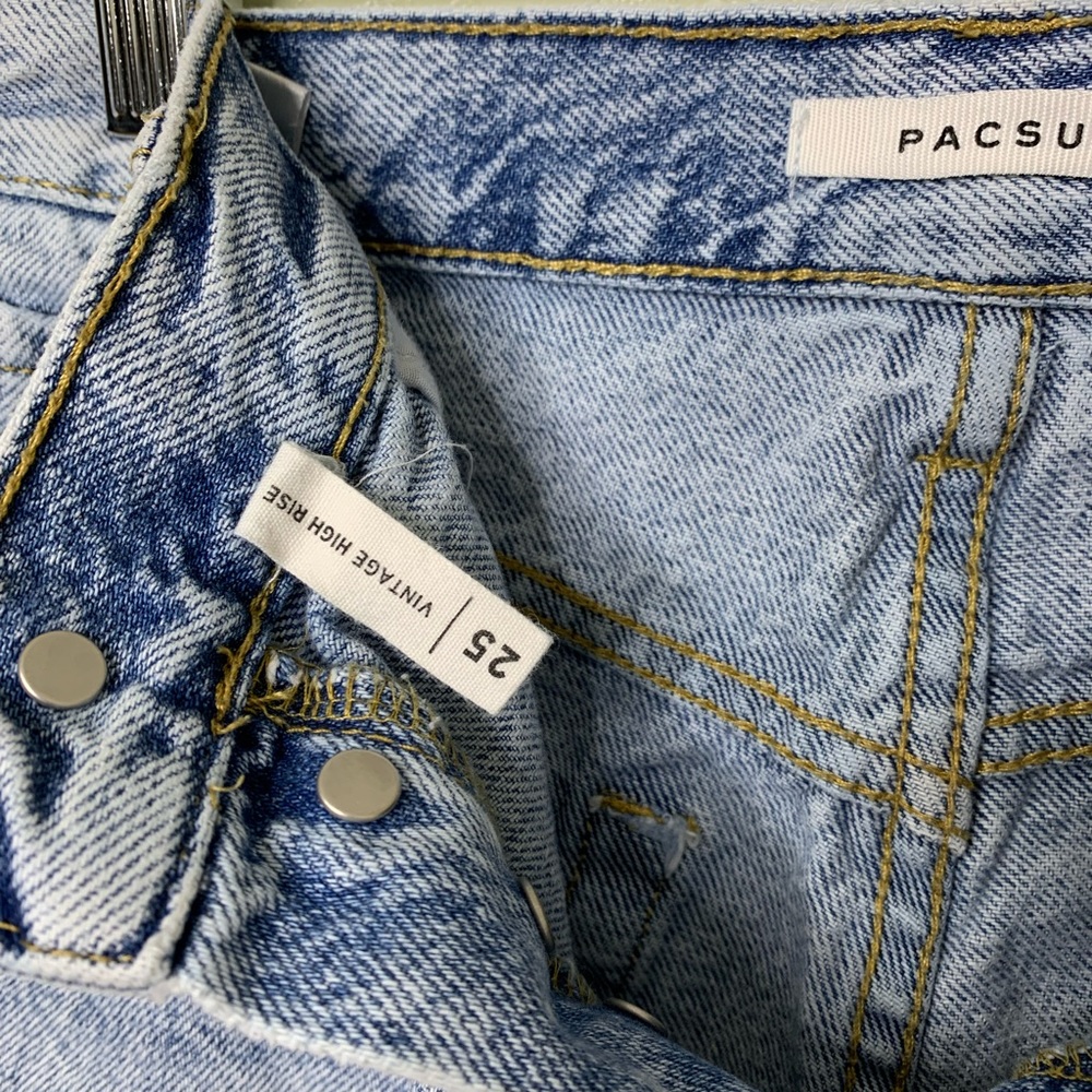 Pacsun Light Wash Vintage High Rise Distressed Denim Shorts Size 25 - Picture 5 of 9